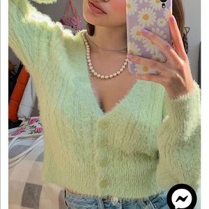 GARAGE Fuzzy sweater (green)